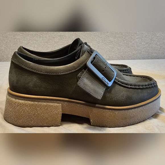 Clarks Linoso Monk Dark Green Nubuck Shoes - Picture 4 of 7